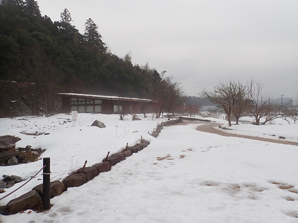 雪の尺の内公園